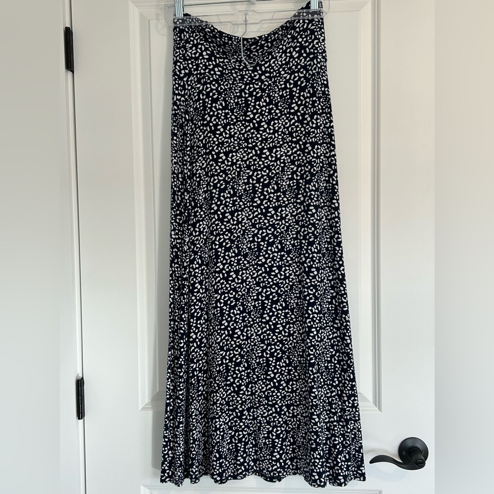 Navy blue and white Maxi skirt Fold over Loveappella Blue Long skirt EUC Size M